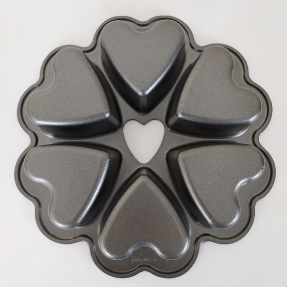 Nordic Ware Heart Shaped Valentine Cake Biscuit Corn bread Dark gray Pan - Picture 8 of 15